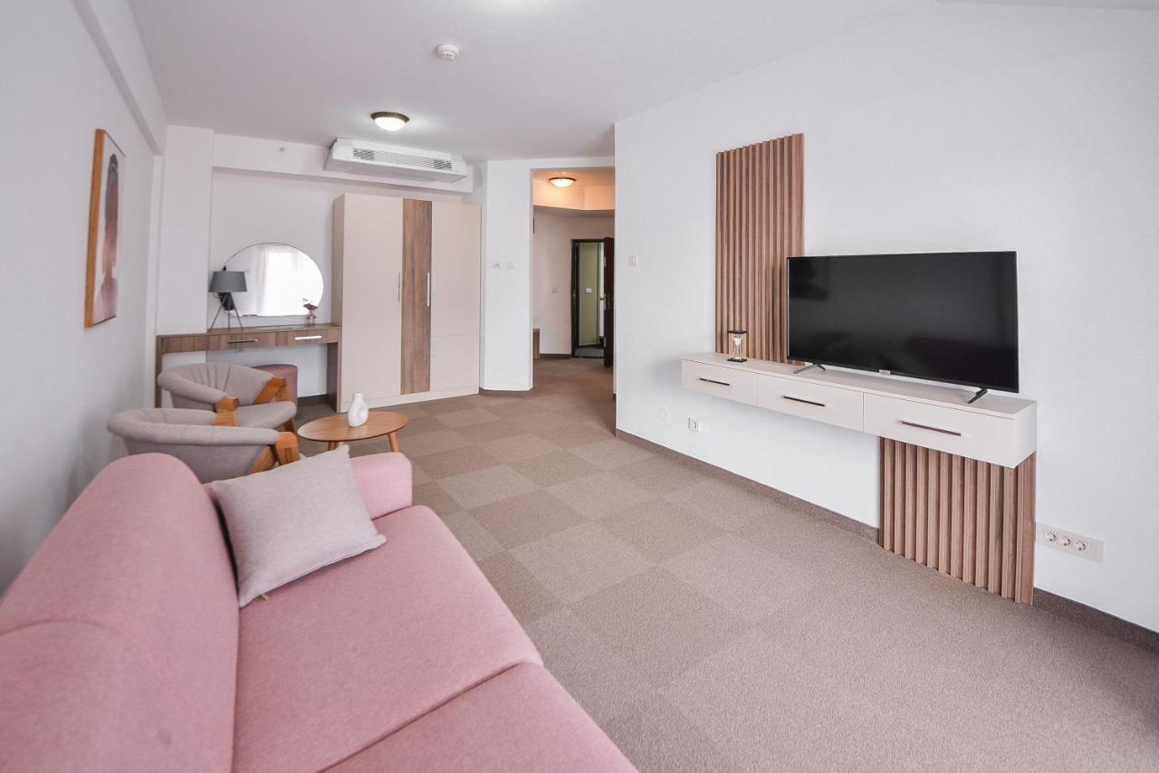 Magnolia Place Tivat Exterior photo